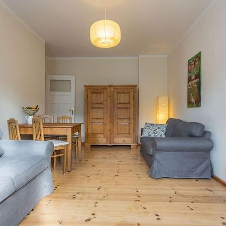 Zentrale Altbauwohnung Im Helmholtzkiez Berlin Exterior photo